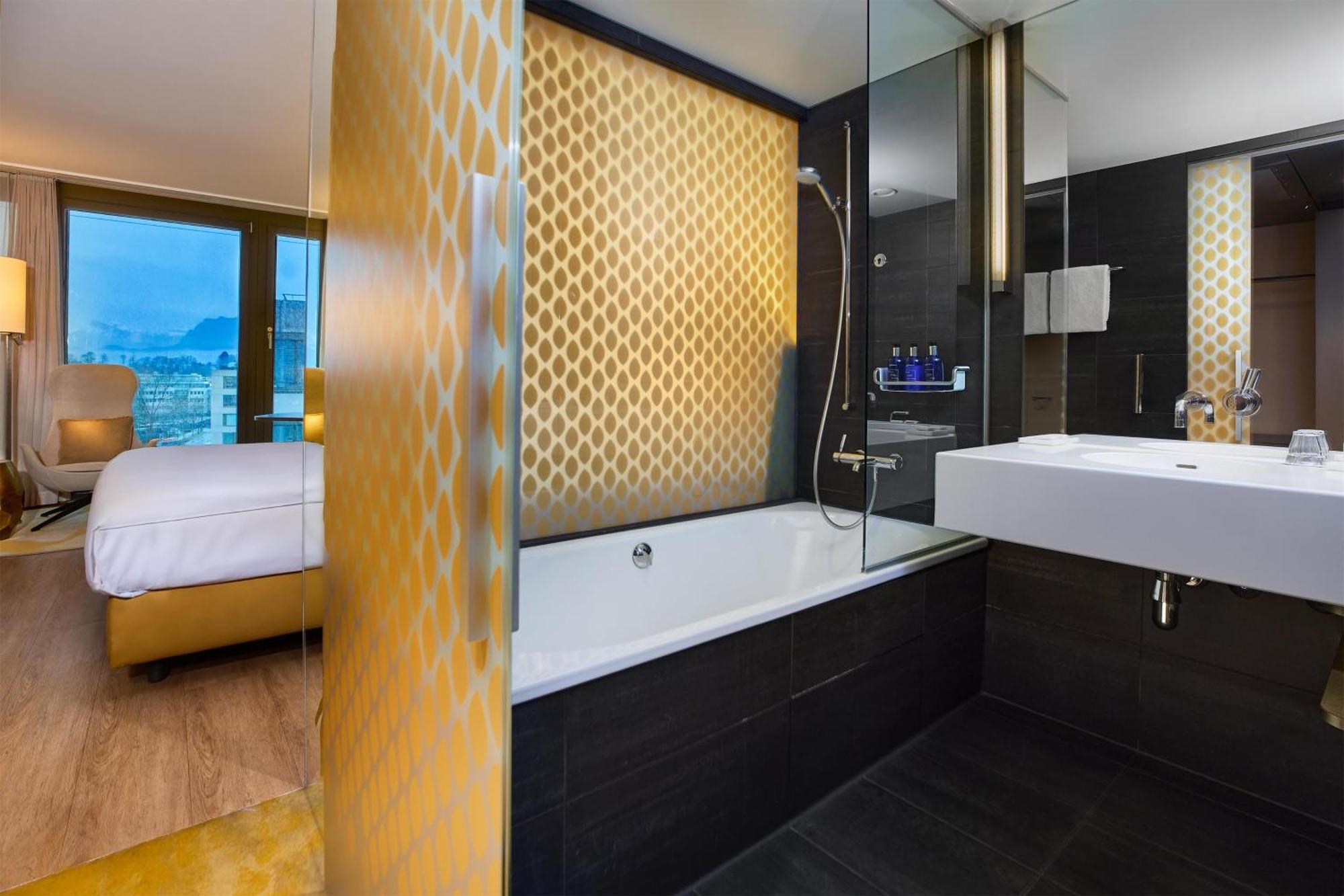 Radisson Blu Hotel, 4*